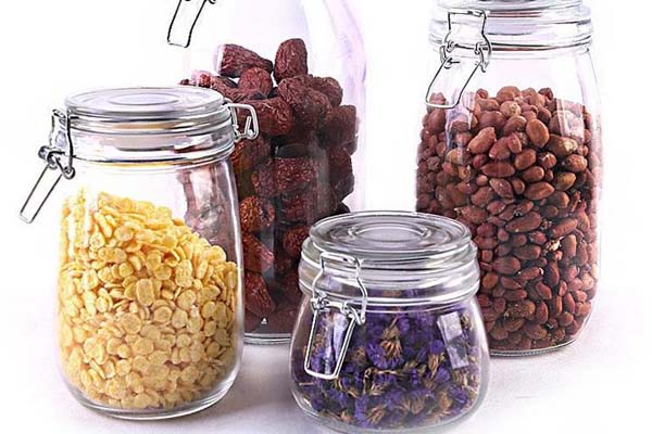 調料瓶廠家分析玻璃瓶出現皺皮和汽泡以及（jí）刮痕（hén）的原因