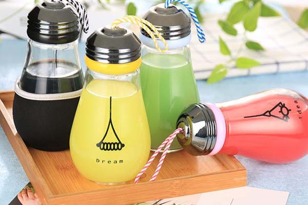 玻璃瓶定製產品是怎麽製作(zuò)出來的?