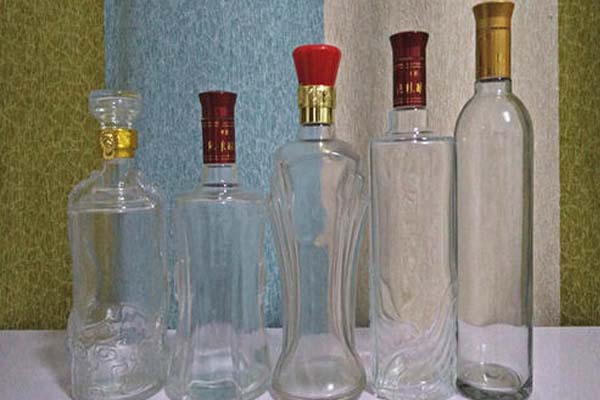 玻璃瓶廠家在生產過程中怎樣保質（zhì）保量？